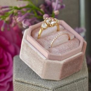 The Monroe Bevel Double Ring Holder